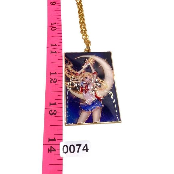 Large gold sailor moon rectangle pendant necklace - Picture 3 of 3